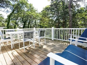 Outdoor dining - Close to Hardings Beach & Private Access to Oyster River (Chatham)