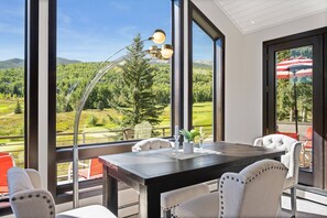 Lägenhet (Homestead Townhome) | Matsal