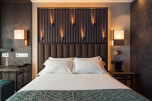 Couette en duvet d'oie, minibar, coffres-forts dans les chambres, bureau