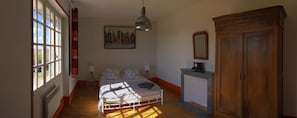 2 habitaciones, tabla de planchar con plancha y wifi gratis