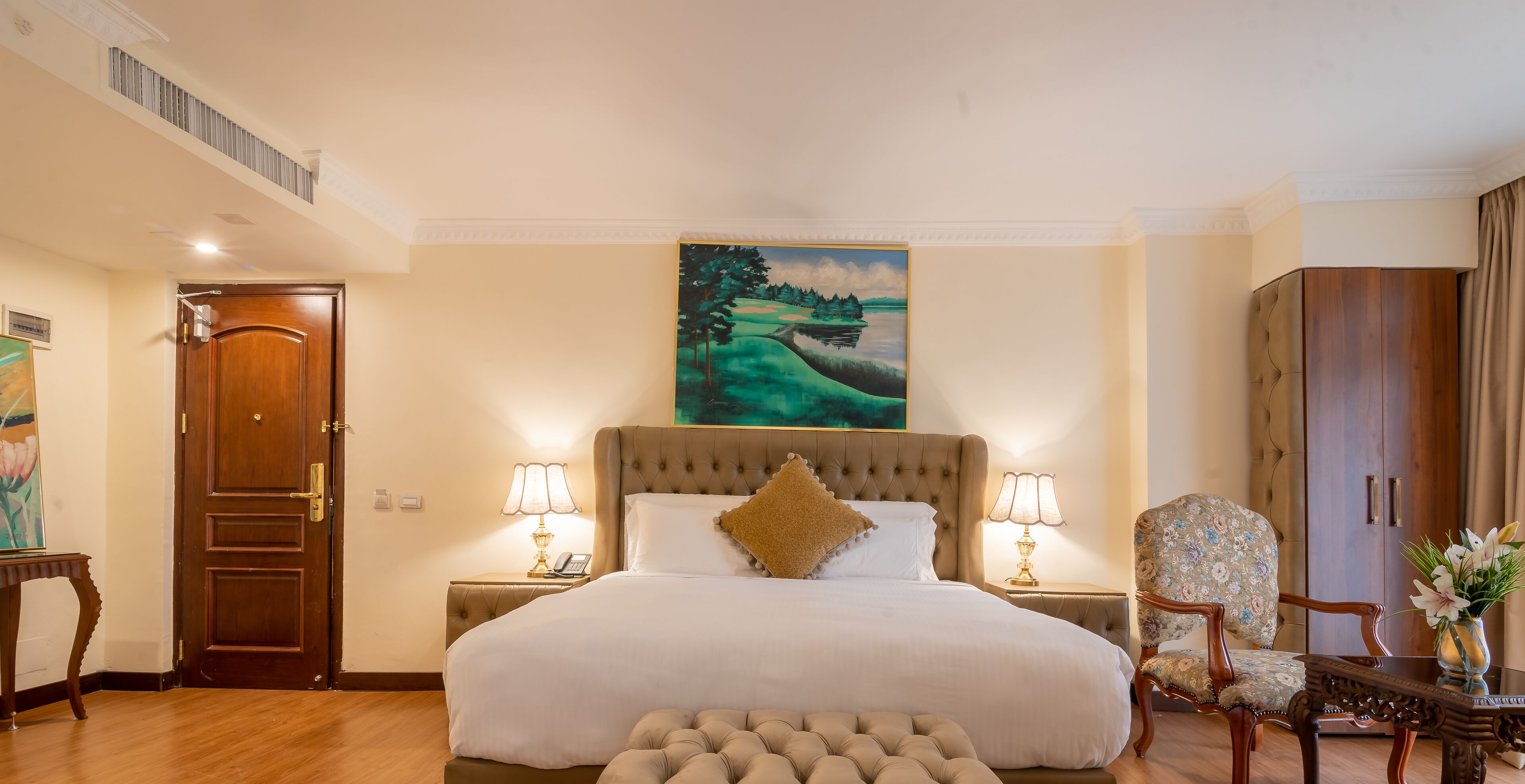 Photo - The Grand Palace Hotel