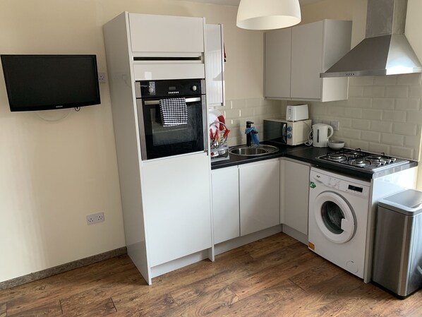 Private kitchen - 1 Bed - Sleeps 4 - Garden - City Centre (Coventry)