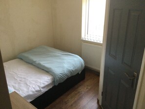 2 bedrooms, iron/ironing board, free WiFi, bed sheets - 1 Bed - Sleeps 4 - Garden - City Centre (Coventry)