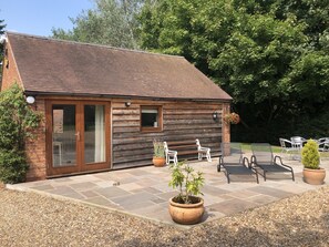 Terrace/patio - Rural Retreat in Warwickshire (Rowington)