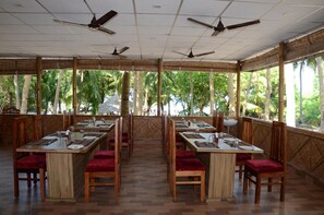 Dining - Coconhuts Beach Resort-neil Island (Port Blair)