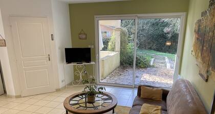 "Cottage 2 to 4 people Swimming pool at 28 degrees all year round"