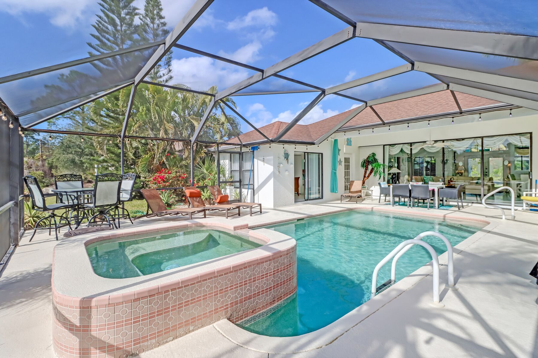 Stunning waterfront home in the heart of Naples!