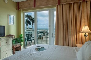 1 bedroom, in-room safe, free WiFi, bed sheets - BEAUTIFUL OCEANFRONT VIEW NEAR DAYTONA - available last week of May 2025 (Ormond Beach)