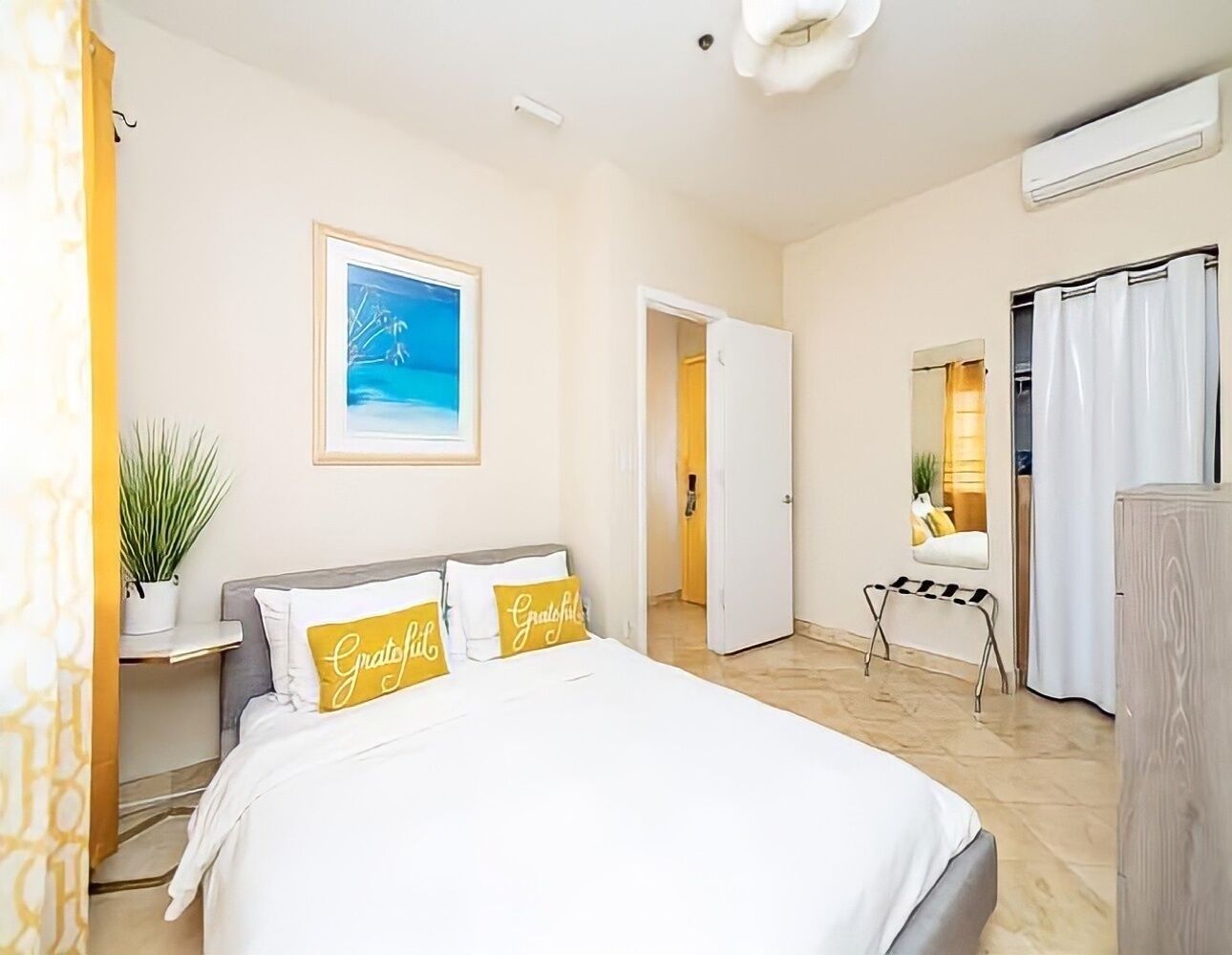 1 soverom, safe på rommet, strykejern/-brett og wi-fi (inkludert)