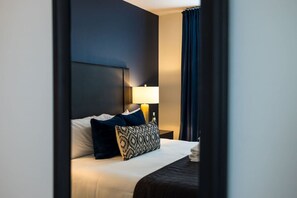 4 bedrooms, desk, iron/ironing board, travel cot