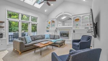 Smart TV, fireplace, table football, ping pong