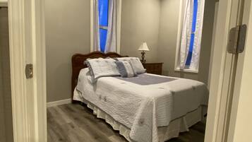 1 dormitori, planxa i posts de planxar, wifi i roba de llit