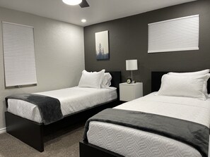 2 habitaciones, tabla de planchar con plancha, wifi y ropa de cama 