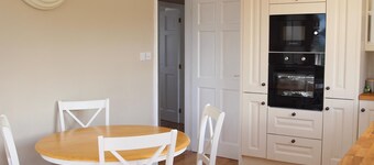 Atlantic Rose Cottage  -  a bungalow that sleeps 5 guests  in 3 bedrooms