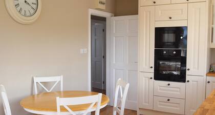 Atlantic Rose Cottage  -  a bungalow that sleeps 5 guests  in 3 bedrooms