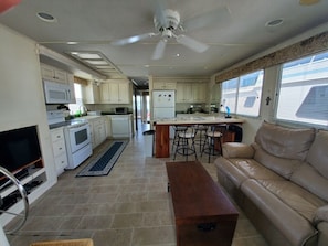 TV, stereo - Ocean views! <br>I didn’t do it too (Stock island)