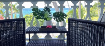 OCEAN FRONT!  Paradise in Kona!  Best Location!