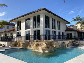 Ulkouima-allas, lämmitetty uima-allas