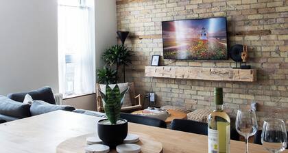 Historic 2 Bedroom Beach Lofts - Boutique Styled, Beach, Lake, stay Drifter Loft