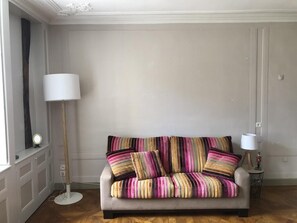 TV - Spacious T3 in hyper center! (Quimper)