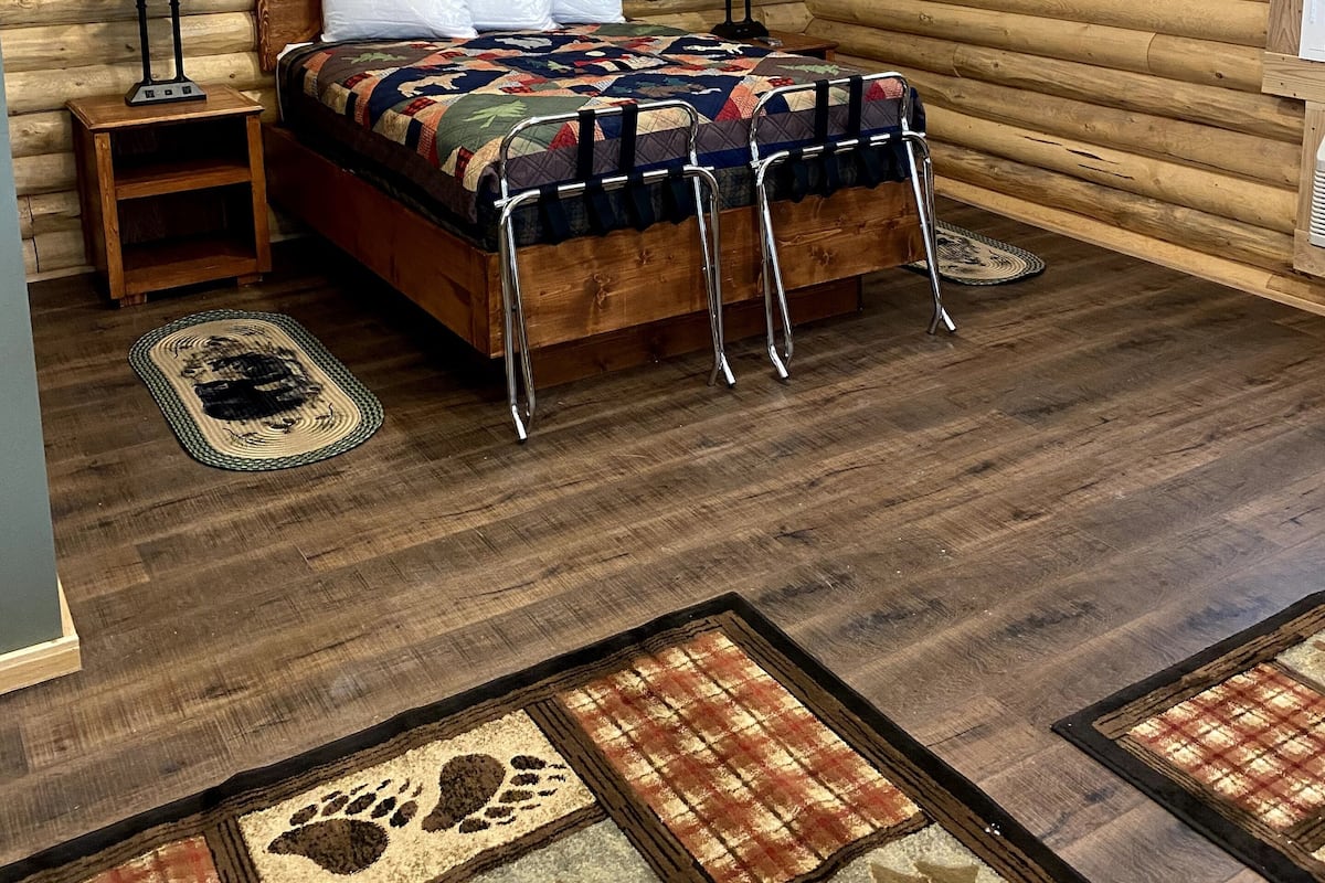 Superior huisje, 1 queensize bed, toegankelijk voor mindervaliden | Individueel gedecoreerd, individueel gemeubileerd, een laptopwerkplek