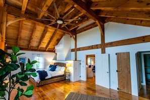 4 Schlafzimmer, Schreibtisch, BĂŒgeleisen/BĂŒgelbrett, kostenloses WLAN