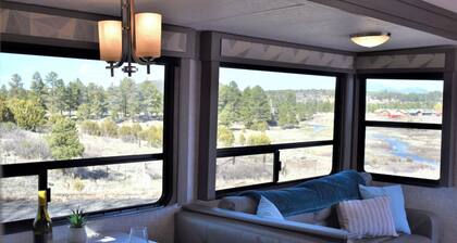 Grand Canyon RV Glamping Deluxe Luxury Suite (Glamping Getaway - With Fireplace)