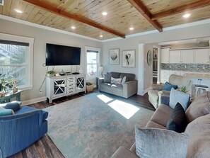 Smart TV - Luxurious home w. private pool + rooftop deck views. (Tybee Island)