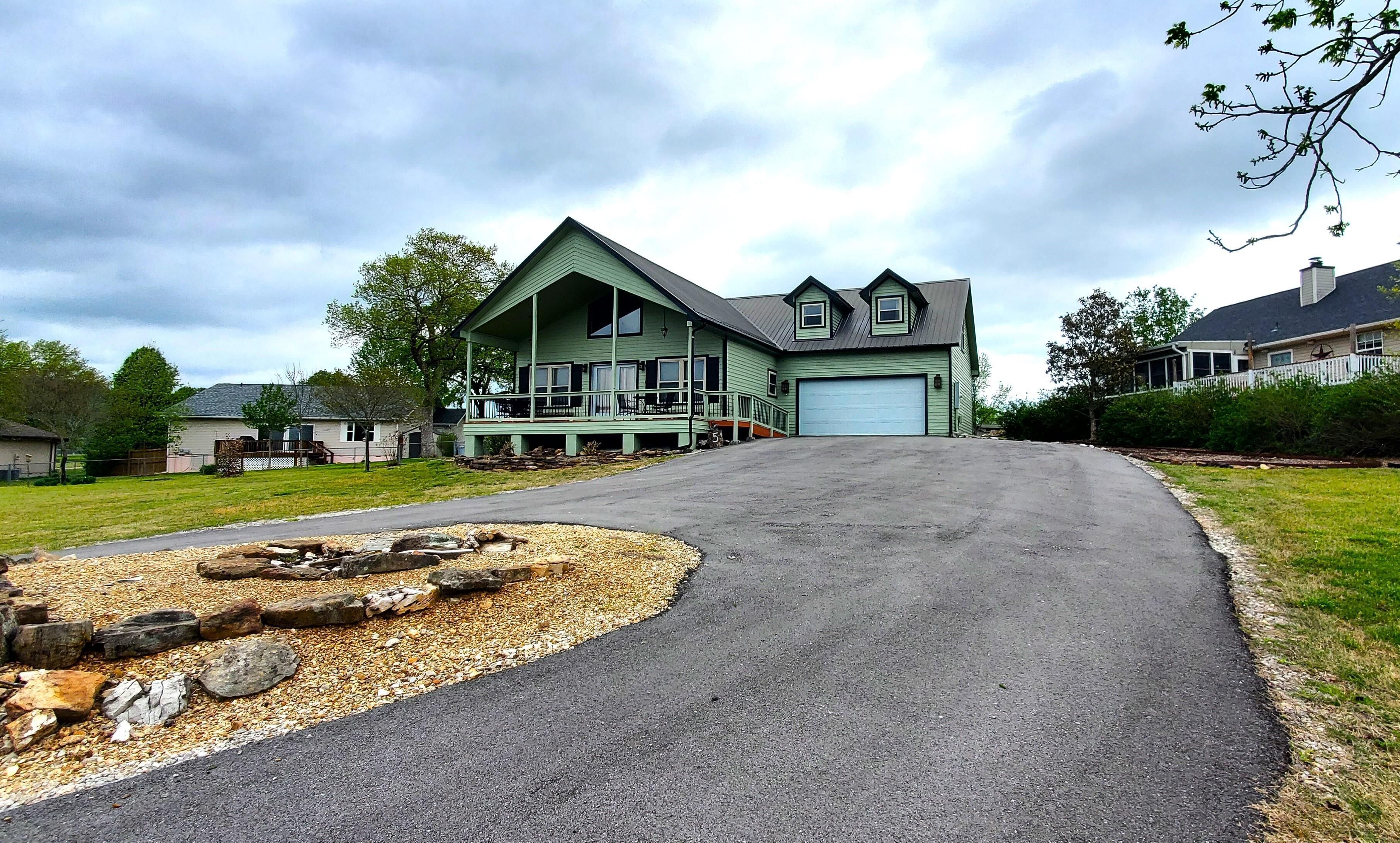 ON THE ISLAND CLOSE TO RECREATION CENTER!