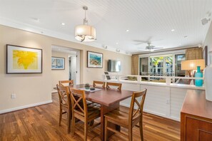 Dining - Turtle Bay Villa with direct Ocean View and private balcony! (Kahuku)