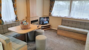 Family Mobile Home, Private Bathroom (3 Bed) | Interior