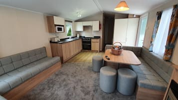 Family Mobile Home, Private Bathroom (3 Bed) | Interior