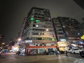 Gambar tidak terklasifikasi, 5 dari 21, tombol