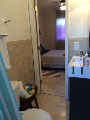 Bathroom - Cozy Studio steps to Coconut Grove (Miami)
