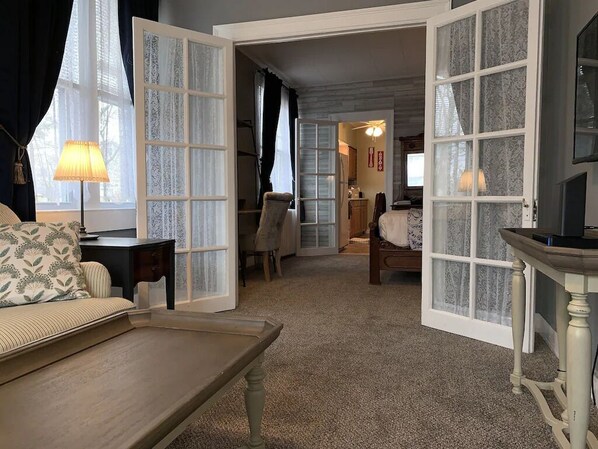 1 bedroom, iron/ironing board, WiFi, bed sheets - Once the old Schools house now a newly furnished Apartment (Wallingford)