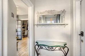 Interior - Once the old Schools house now a newly furnished Apartment (Wallingford)