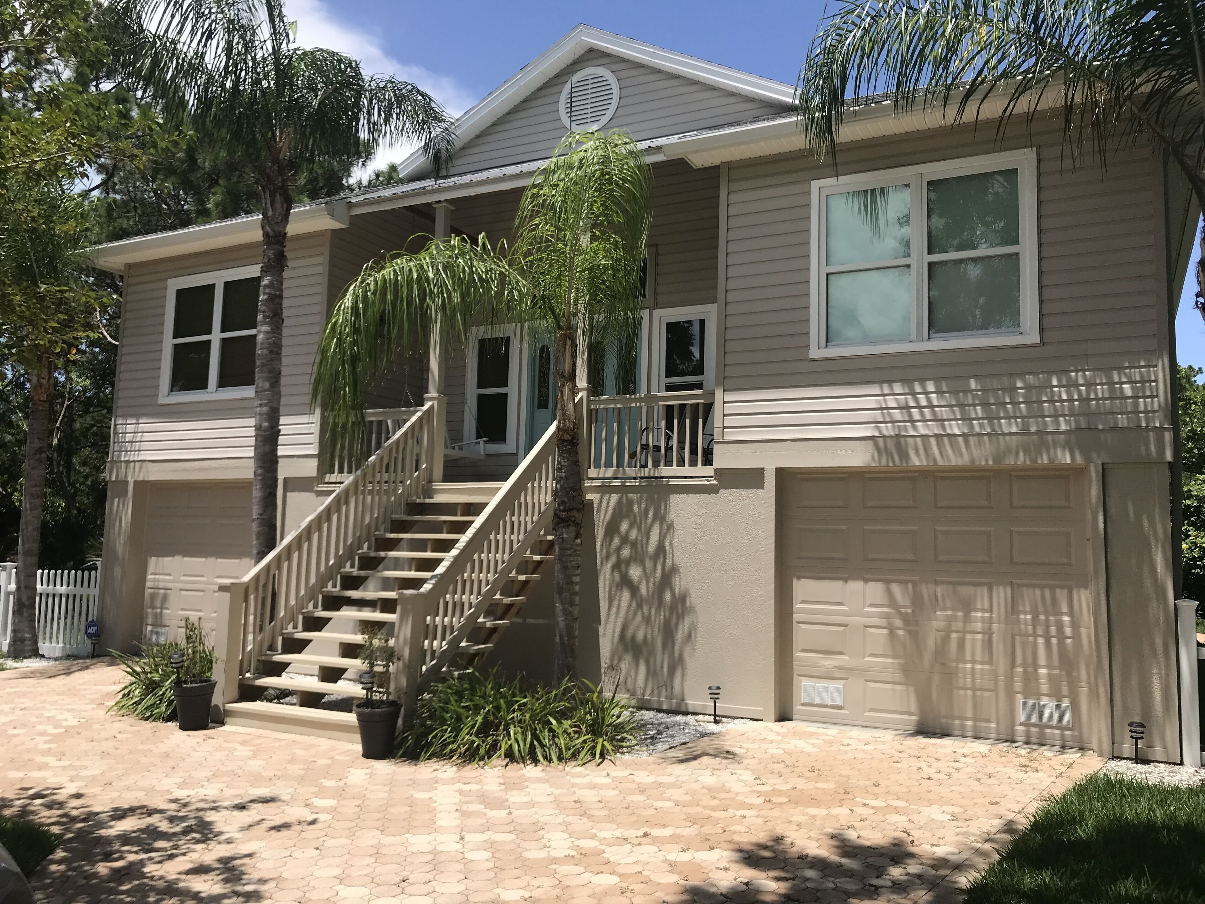 Private Key West style home close to Honeymoon Island and local beaches