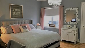 5 bedrooms, iron/ironing board, free WiFi, bed sheets