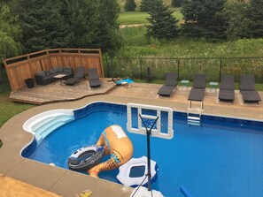 Alberca al aire libre y alberca climatizada