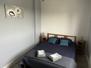3 sovrum, strykjärn/strykbräda, gratis wi-fi och sängkläder