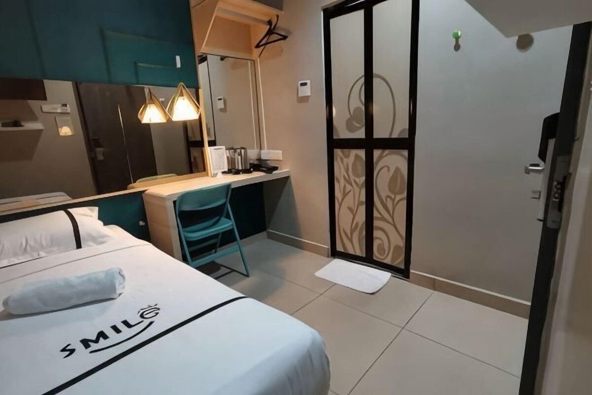 Zimmersafe, Schreibtisch, schallisolierte Zimmer, Bügeleisen/Bügelbrett
