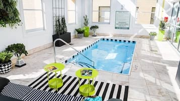 Beheizter Pool