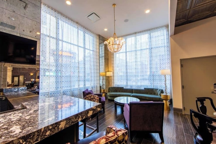 Comfortable Villa For 4 In The Business District! - Metairie, LA