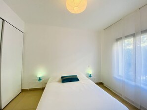 2 bedrooms, bed sheets, wheelchair access