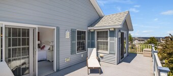 Spacious Beach Villa - Ocean Views - 3 Minute Walk to Shore - Available All Year