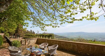 Wonderful private villa for 20 people with private pool, WIFI, TV, pets allowed and panoramic view