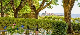 Wonderful private villa for 20 people with private pool, WIFI, TV, pets allowed and panoramic view