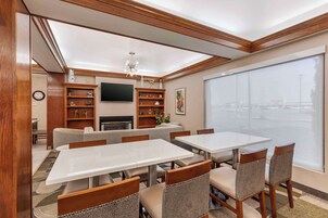 Desayuno continental incluido todos los días 