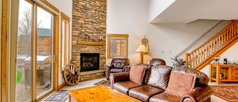 TV, fireplace, DVD player