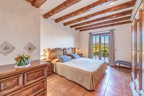 4 chambres, fer et planche à repasser, Wi-Fi gratuit, draps fournis